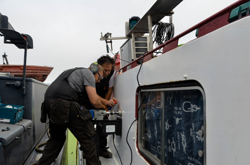 installatie van een airco op een binnenschip